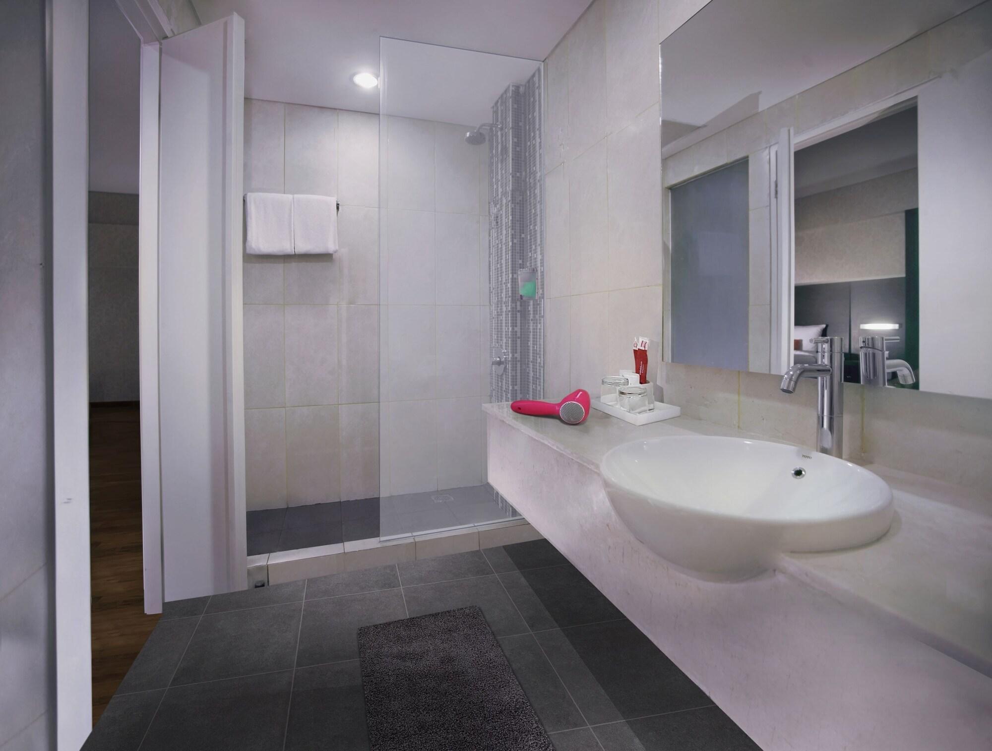 Favehotel Graha Agung Surabaya Luaran gambar